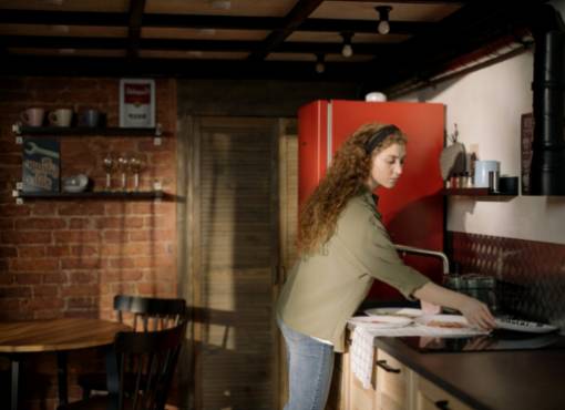 Kastchaos geen probleem meer: Hoe je je garderobe kunt opruimen en organiseren